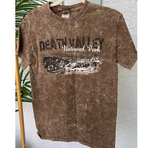 Gildan Women's T-Shirt - Death Valley National Park - Washed Bronze - Size S